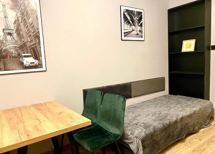 Pokoj Z Prywatna Lazienka W 2-pokojowym Mieszkaniu Komuny Paryskiej ホテル ヴロツワフ