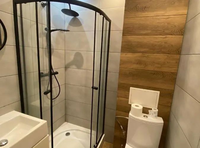 Pokoj Z Prywatna Lazienka W 2-pokojowym Mieszkaniu Komuny Paryskiej ホテル