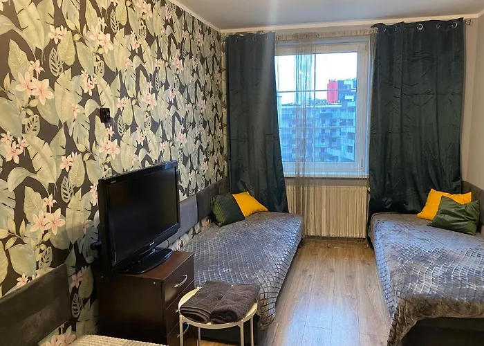 Pokoj Z Prywatna Lazienka W 2-pokojowym Mieszkaniu Komuny Paryskiej *