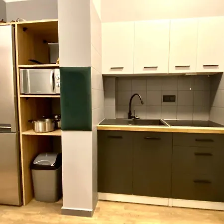 Pokoj Z Prywatna Lazienka W 2-pokojowym Mieszkaniu Komuny Paryskiej Wroclaw